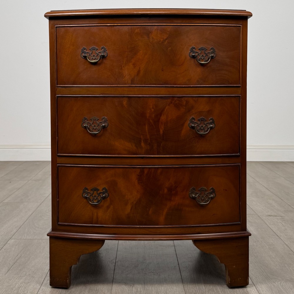 Antique 20th Century Small Chest Of Drawers In Mahogany
