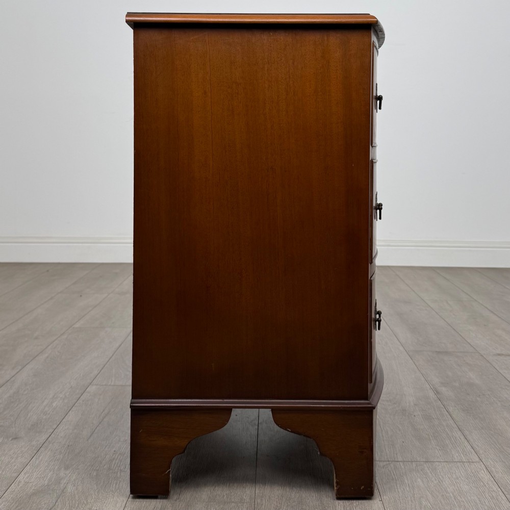 Antique 20th Century Small Chest Of Drawers In Mahogany View VII