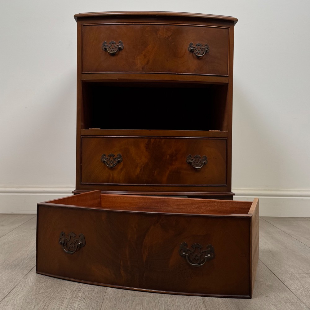 Antique 20th Century Small Chest Of Drawers In Mahogany View X