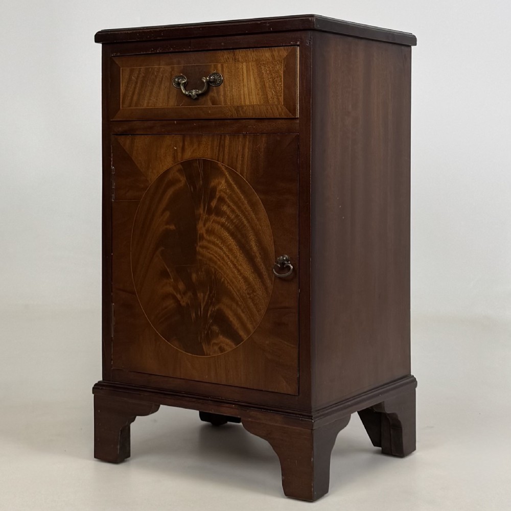 Antique 20th Century Pair Of Mahogany Bedside Cabinets View IV