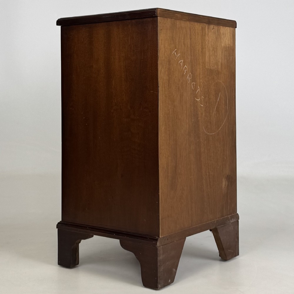 Antique 20th Century Pair Of Mahogany Bedside Cabinets View VI