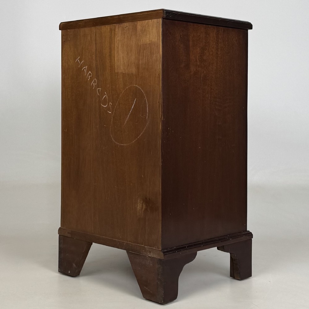 Antique 20th Century Pair Of Mahogany Bedside Cabinets View VIII