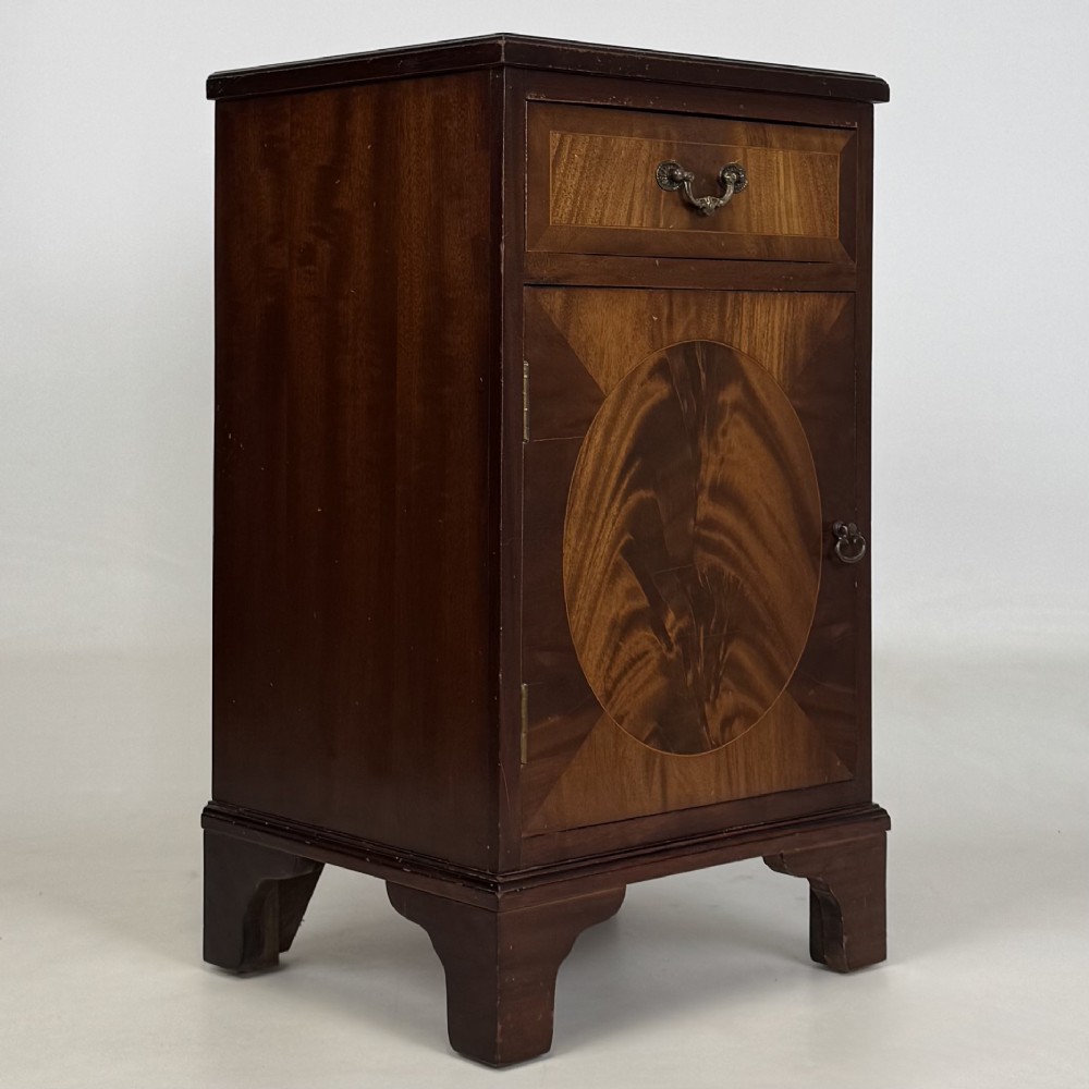 Antique 20th Century Pair Of Mahogany Bedside Cabinets View X