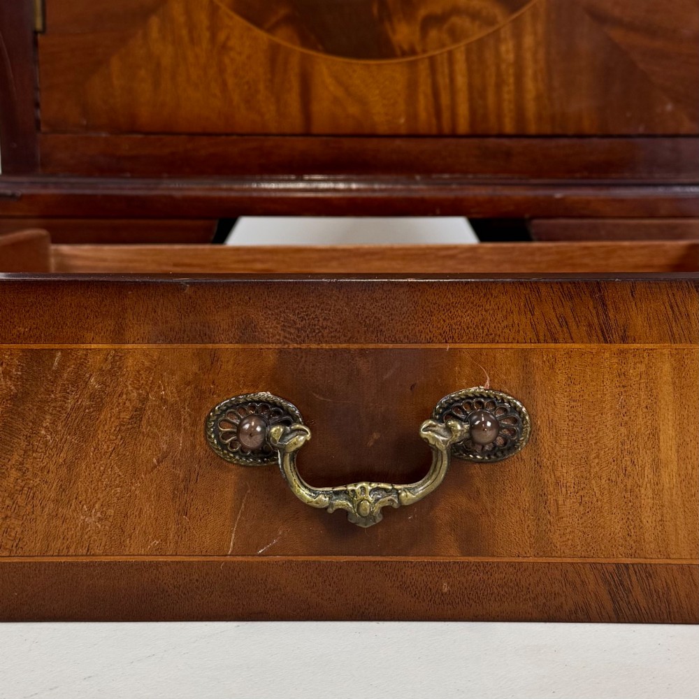 Antique 20th Century Pair Of Mahogany Bedside Cabinets View XIII