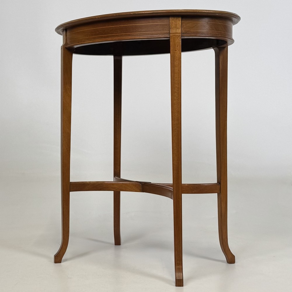 Antique 20th Century Oval Side Table In Mahogany View II
