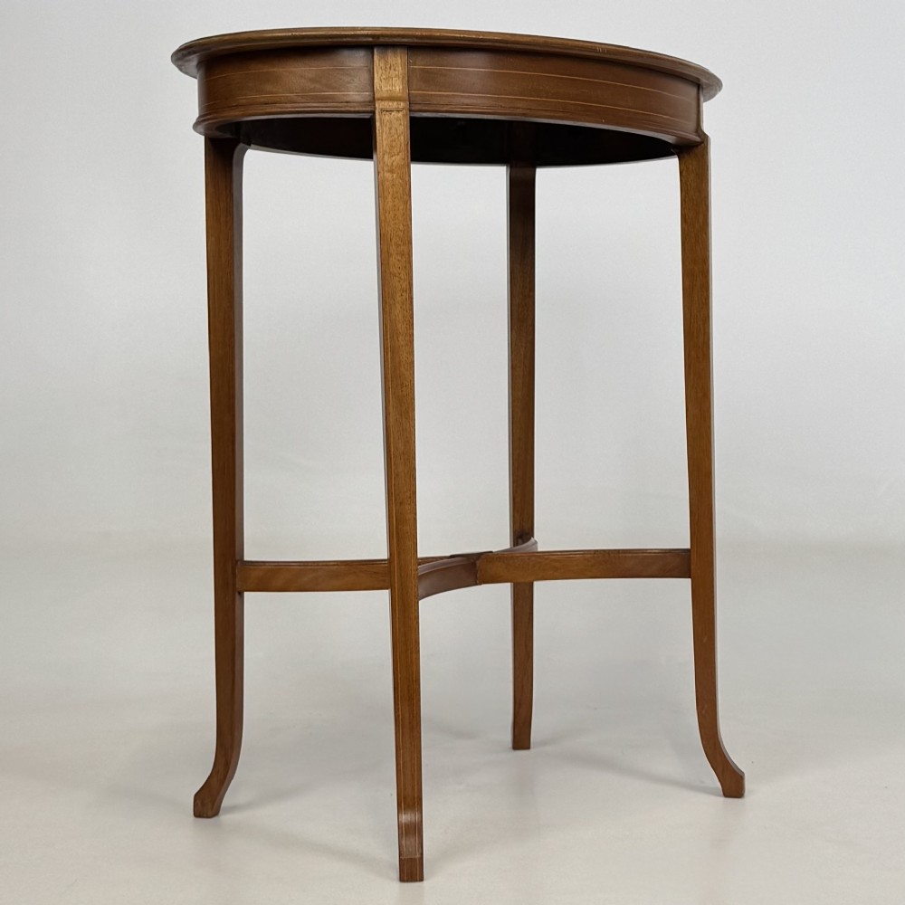 Antique 20th Century Oval Side Table In Mahogany View VIII