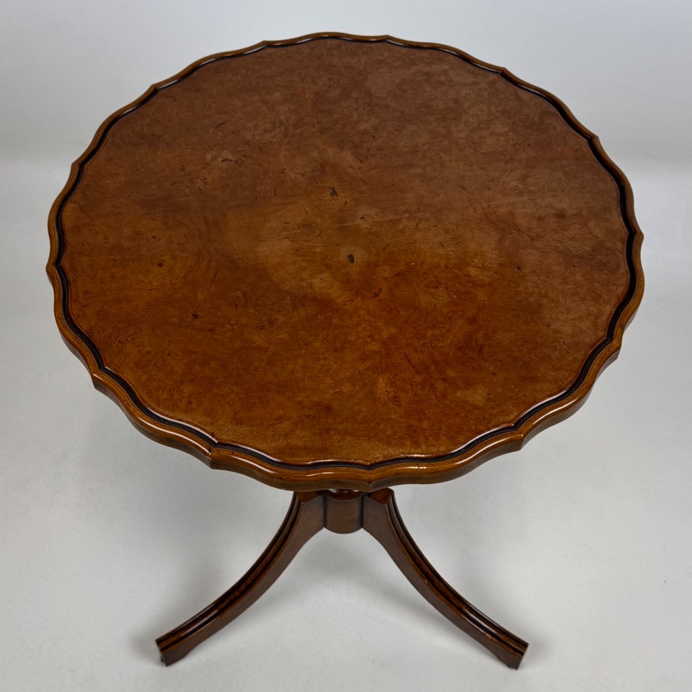 Antique 20th Century Small Side Table In Burr Walnut View III