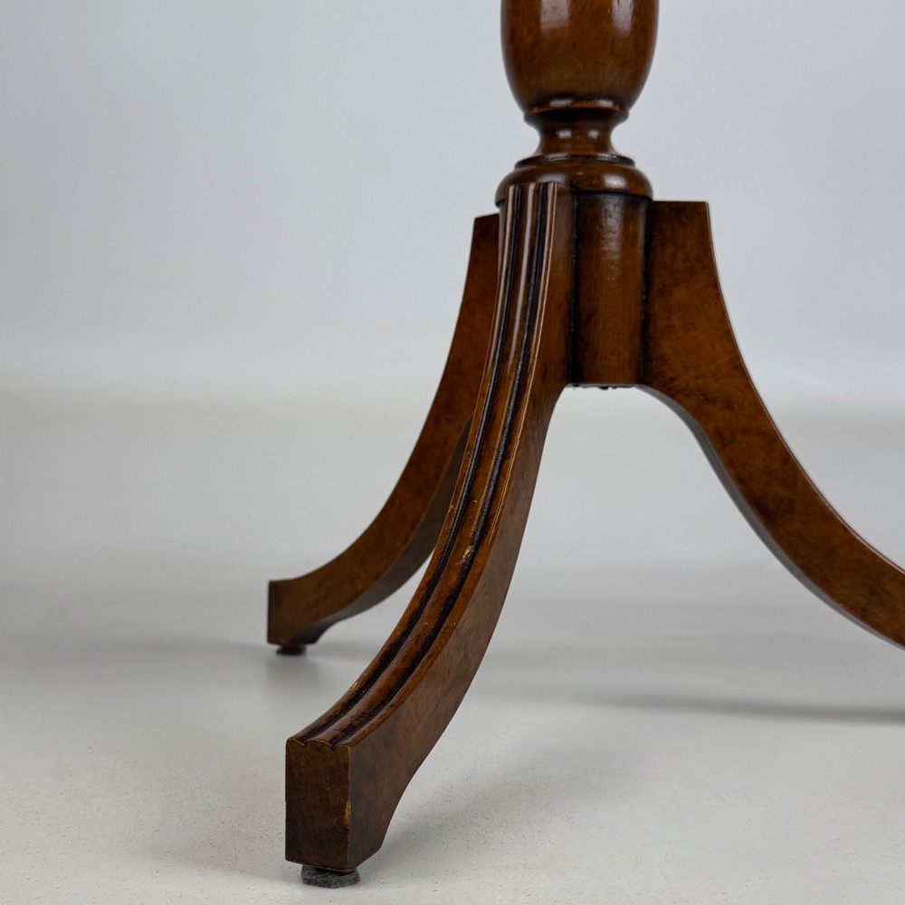 Antique 20th Century Small Side Table In Burr Walnut View V