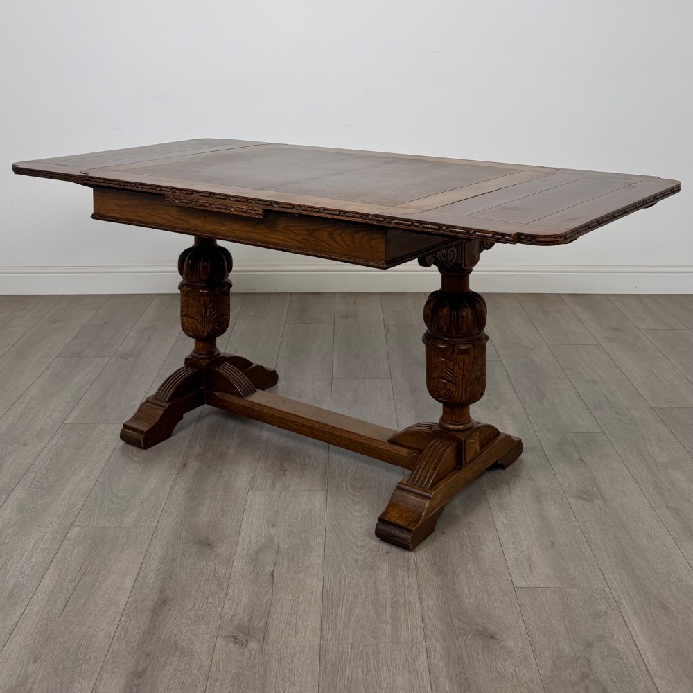 Antique 20th Century Oak Dining Table With 4 Dining Chairs View II