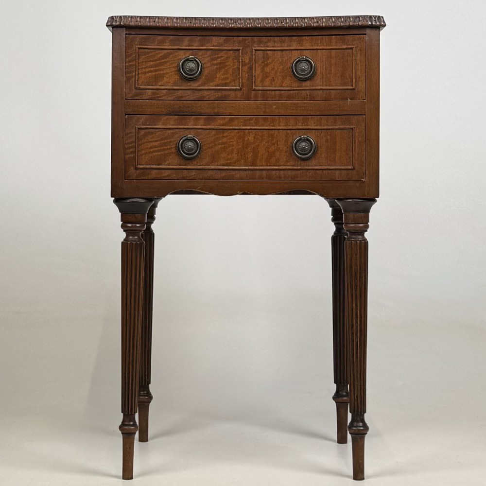 Antique 20th Century Pair Of Mahogany Bedside Cabinets View II