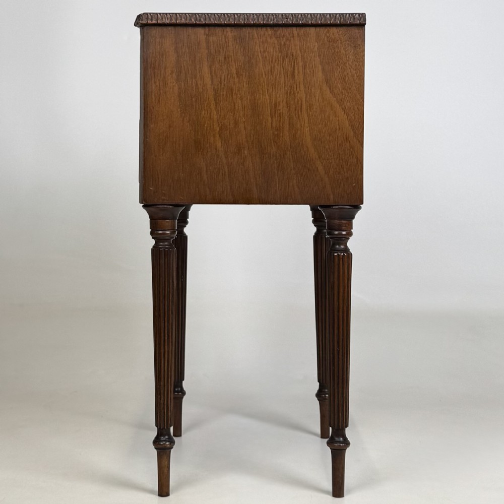 Antique 20th Century Pair Of Mahogany Bedside Cabinets View IV