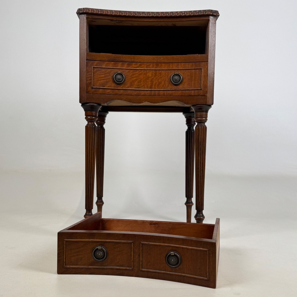 Antique 20th Century Pair Of Mahogany Bedside Cabinets View XI