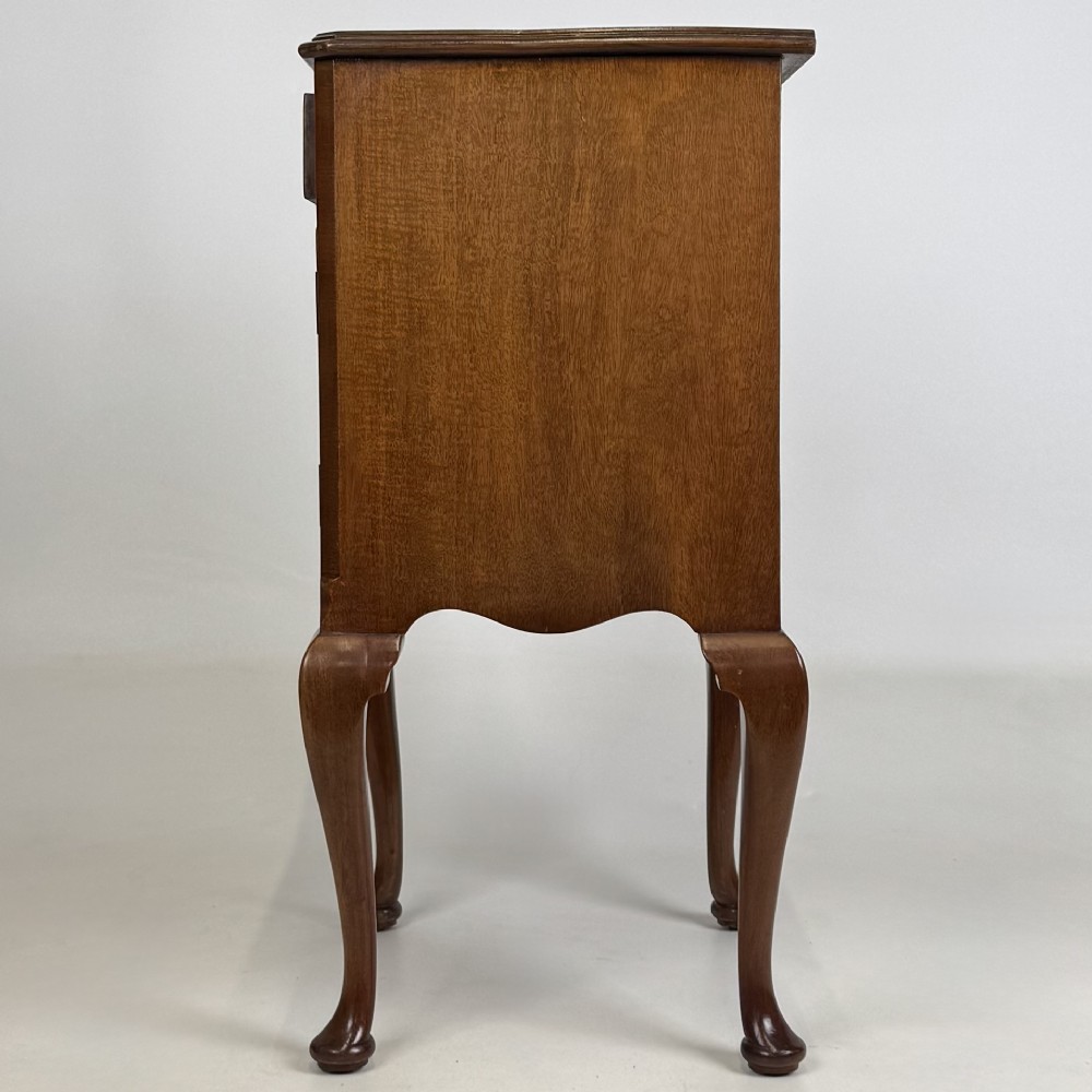 Antique 20th Century Pair Of Mahogany Bedside Cabinets View V