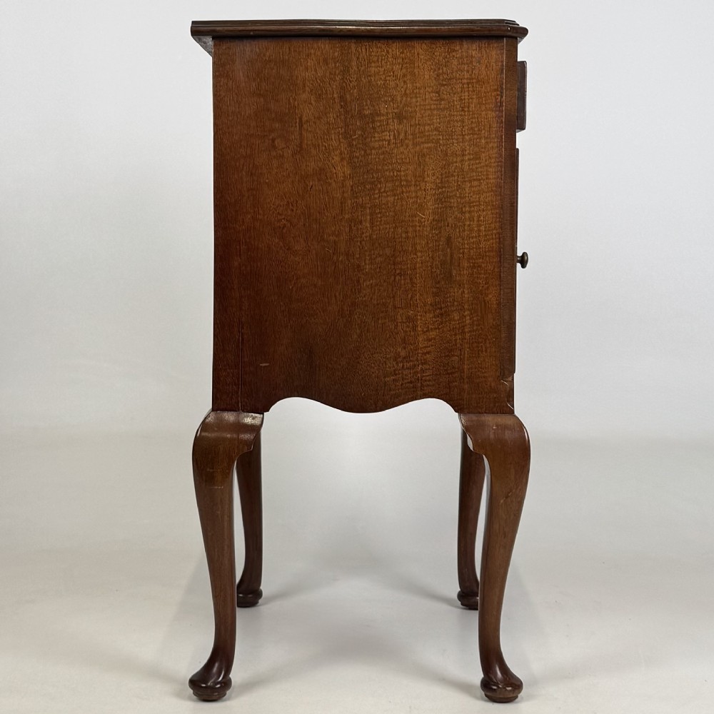 Antique 20th Century Pair Of Mahogany Bedside Cabinets View IX