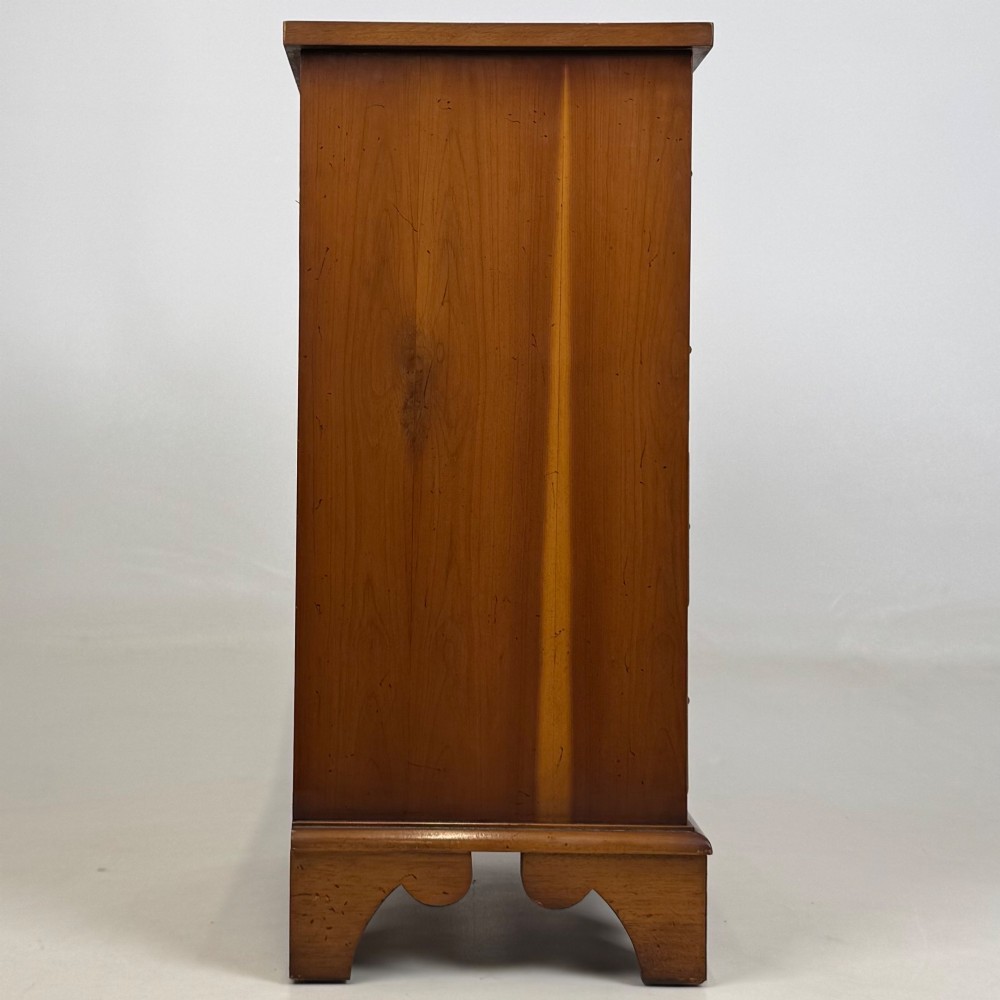 Antique 20th Century Small Chest Of Drawers In Yew Wood View VII