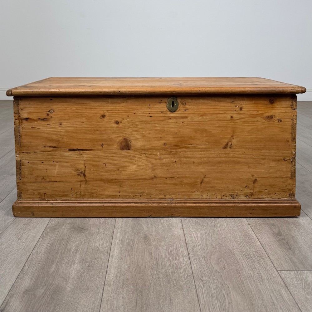 Antique 19th Century Victorian Blanket Box In Pine