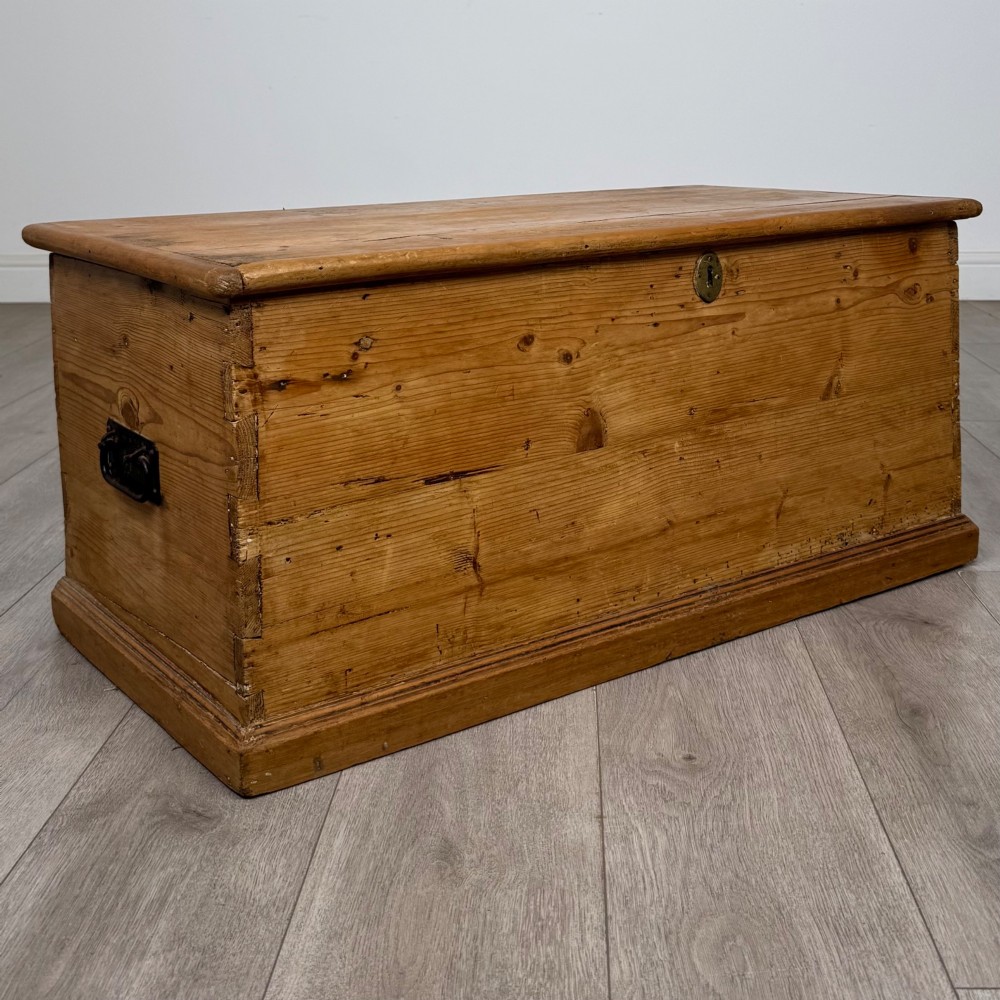Antique 19th Century Victorian Blanket Box In Pine View VIII