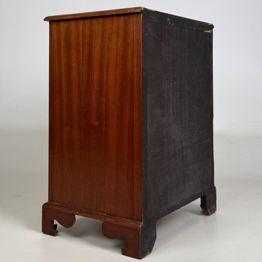 Antique 20th Century Small Chest Of Drawers In Mahogany View IV
