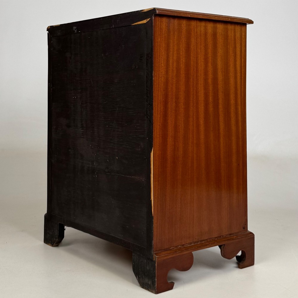 Antique 20th Century Small Chest Of Drawers In Mahogany View VI