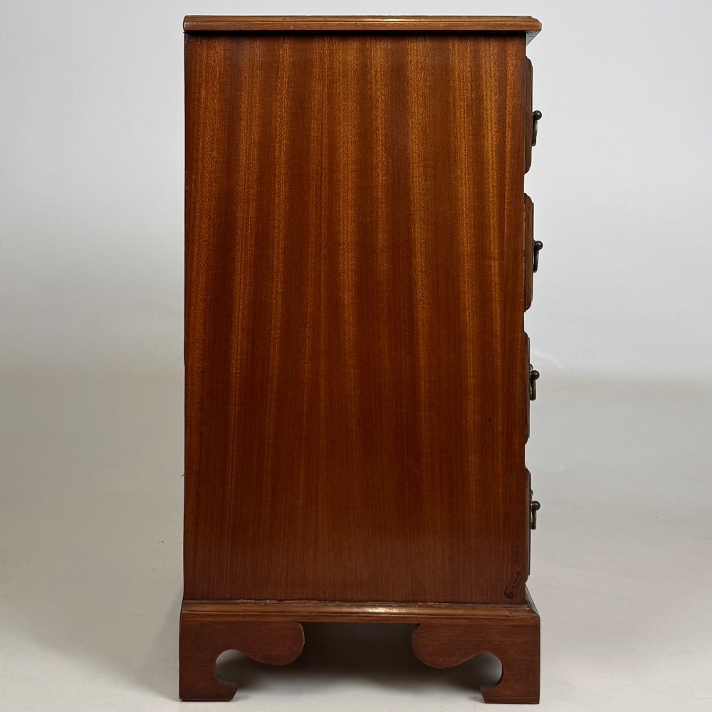 Antique 20th Century Small Chest Of Drawers In Mahogany View VII