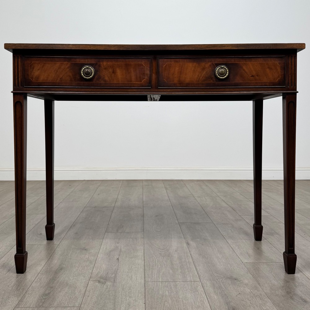 Antique 20th Century Good Quality Writing Table In Mahogany
