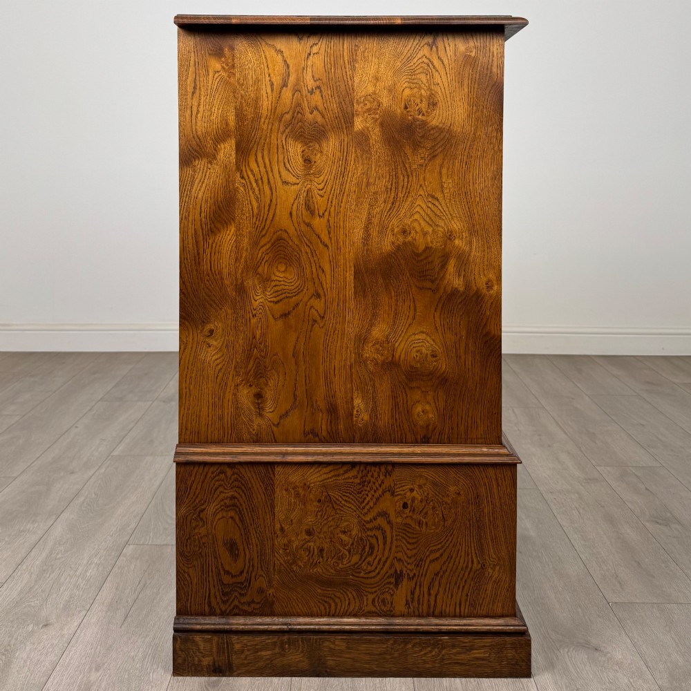 Antique 20th Century Fine Quality Cupboard In Burr Oak View VIII