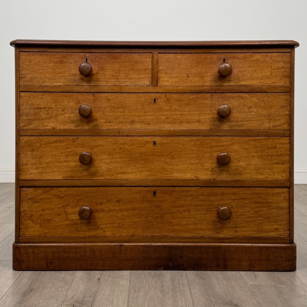 Antique 19th Century Victorian Chest Of Drawers In Mahogany