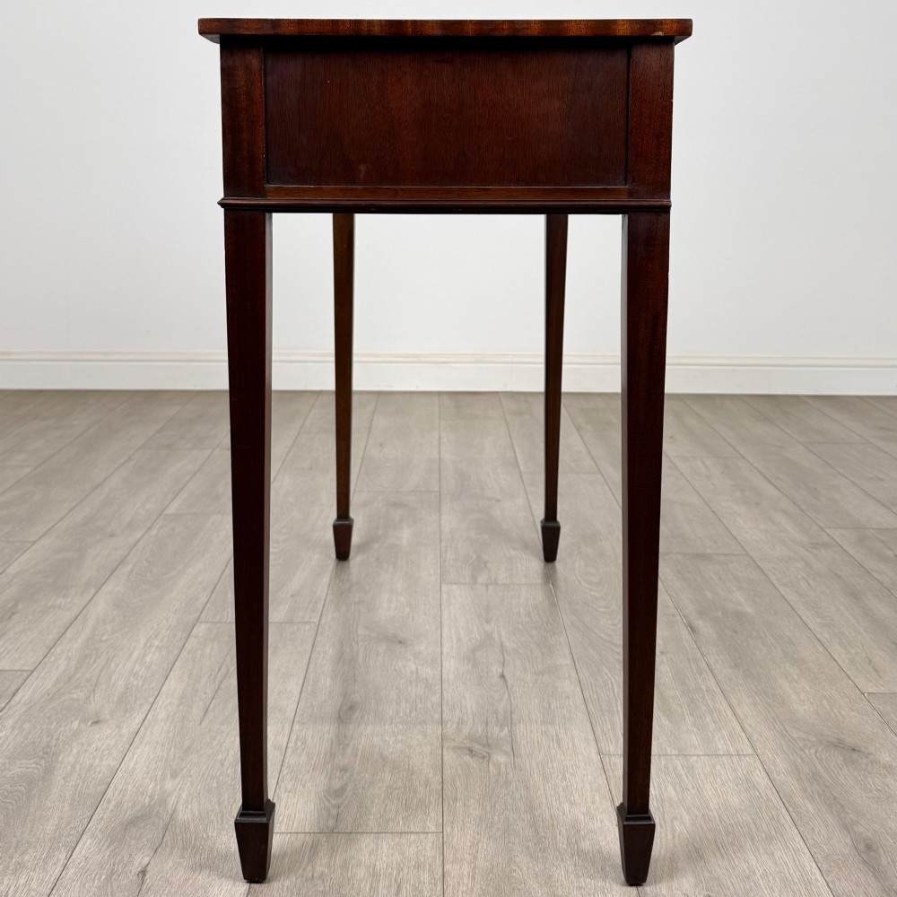 Antique 20th Century Serpentine Writing Table In Mahogany View III