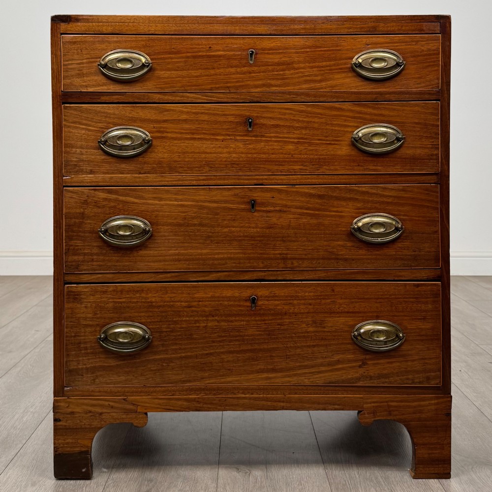 Antique 18th Century Small Georgian Chest Of Drawers In Mahogany