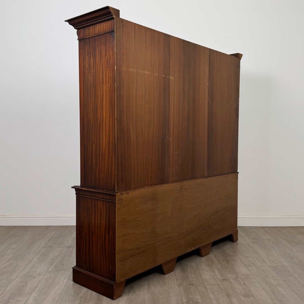 Antique 20th Century Concave Bookcase In Mahogany View V