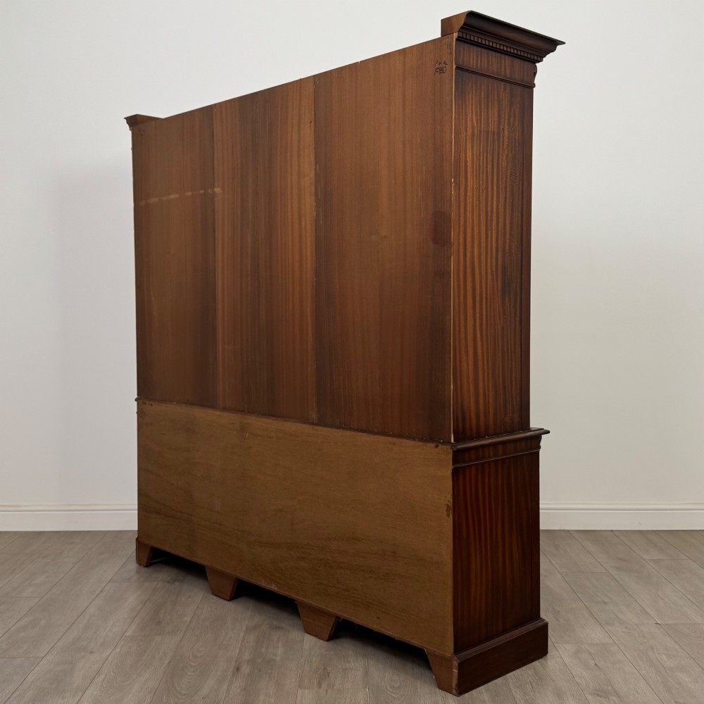Antique 20th Century Concave Bookcase In Mahogany View VII
