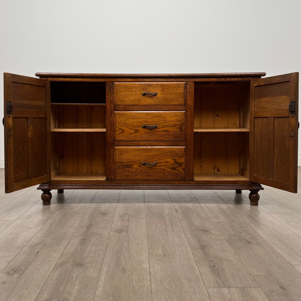 Antique 20th Century Good Quality Sideboard In Oak View II