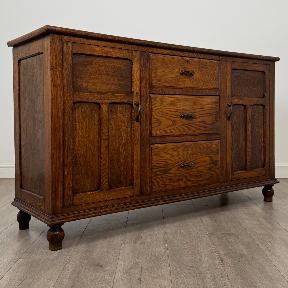 Antique 20th Century Good Quality Sideboard In Oak View IX
