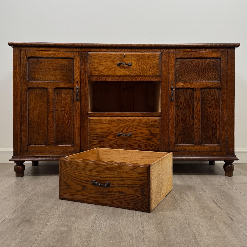 Antique 20th Century Good Quality Sideboard In Oak View XI
