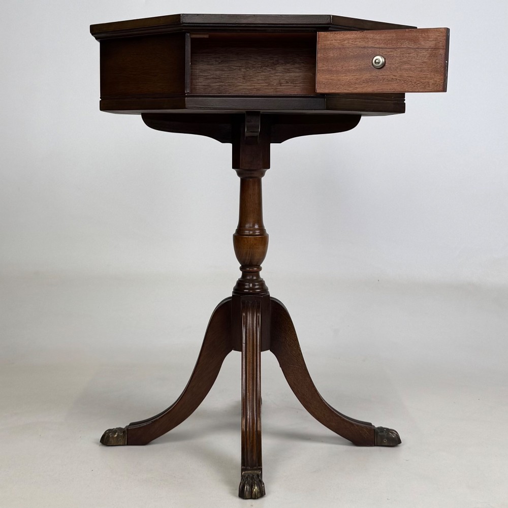 Antique 20th Century Pair Of Bedside Cabinets In Mahogany View III