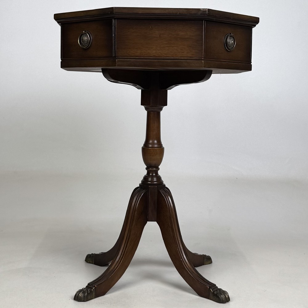 Antique 20th Century Pair Of Bedside Cabinets In Mahogany View IV