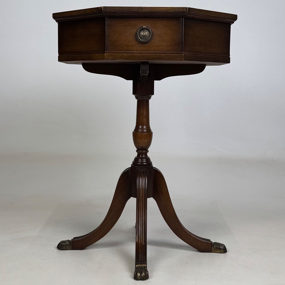 Antique 20th Century Pair Of Bedside Cabinets In Mahogany View V