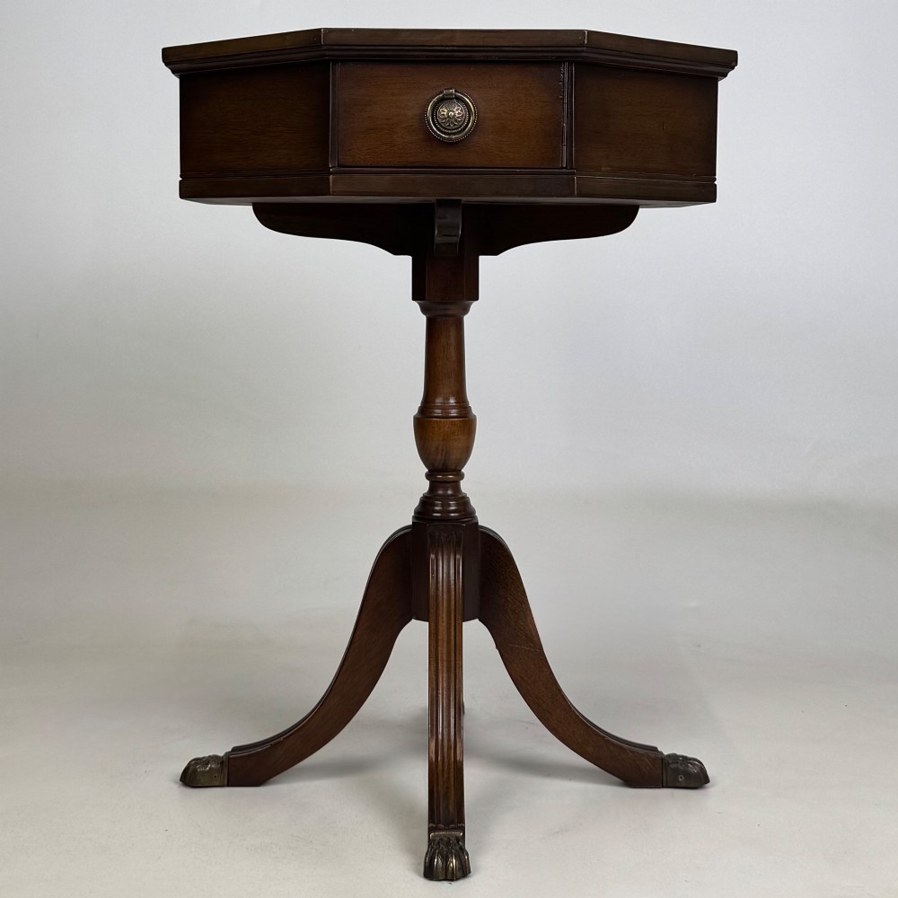 Antique 20th Century Pair Of Bedside Cabinets In Mahogany View VII