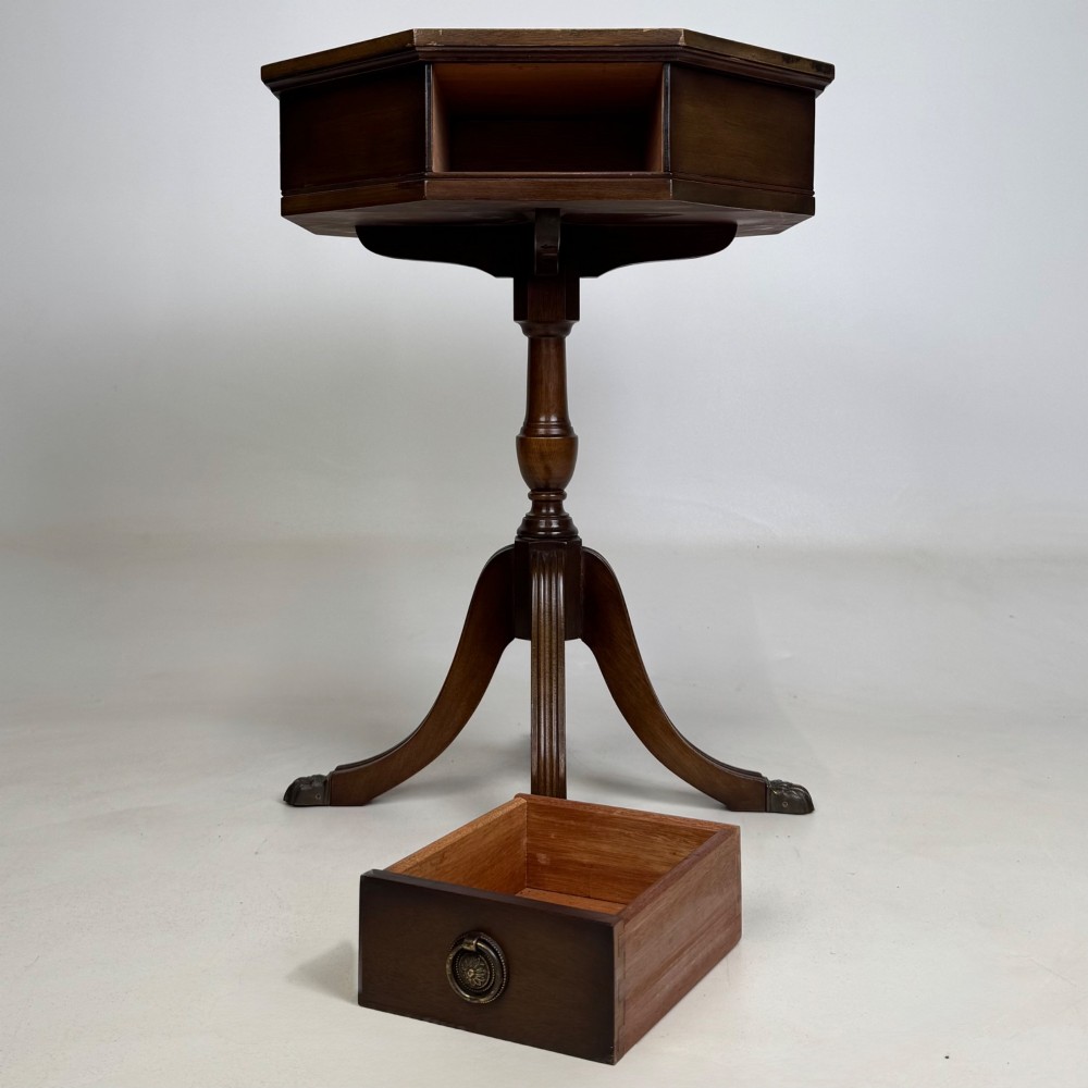 Antique 20th Century Pair Of Bedside Cabinets In Mahogany View VIII