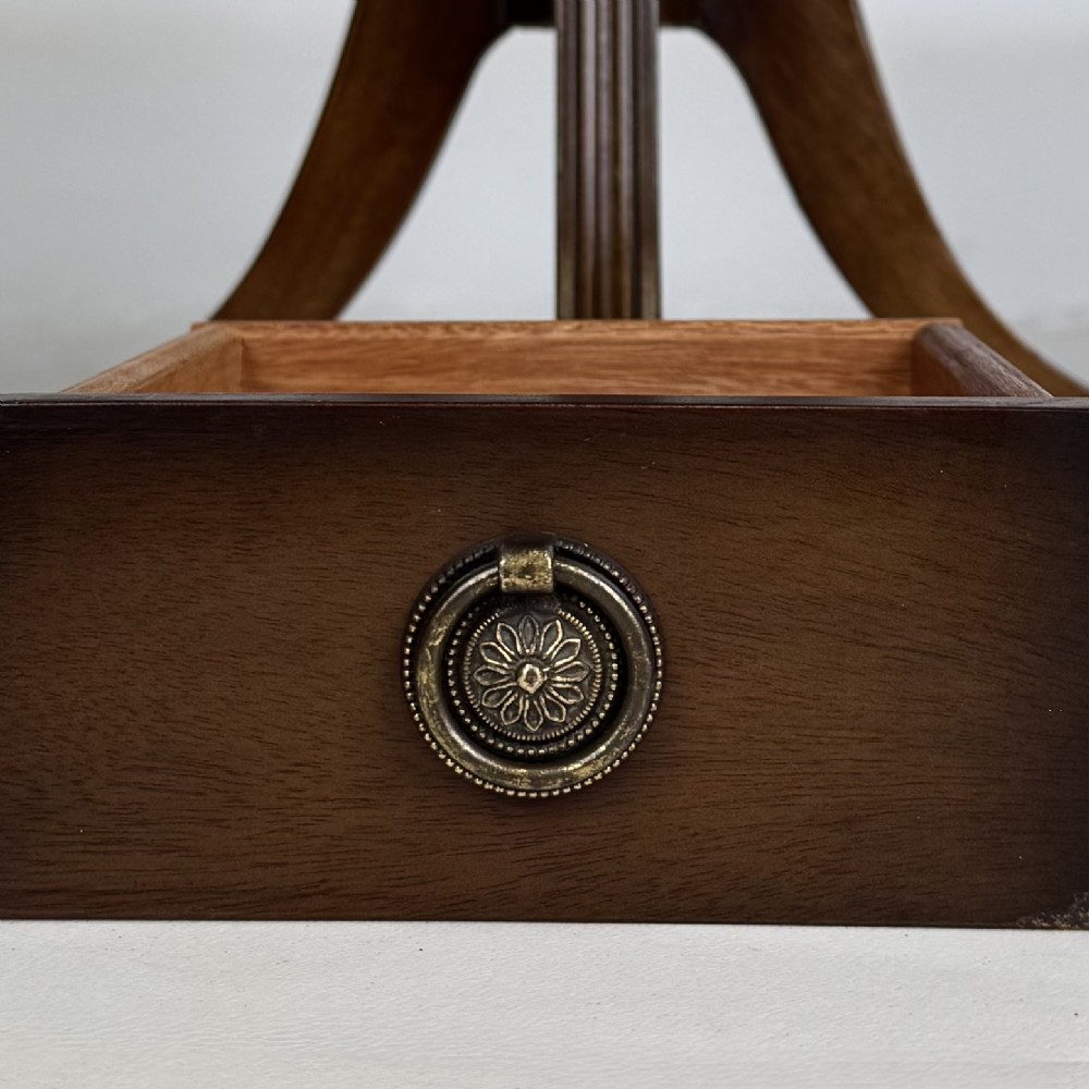 Antique 20th Century Pair Of Bedside Cabinets In Mahogany View IX