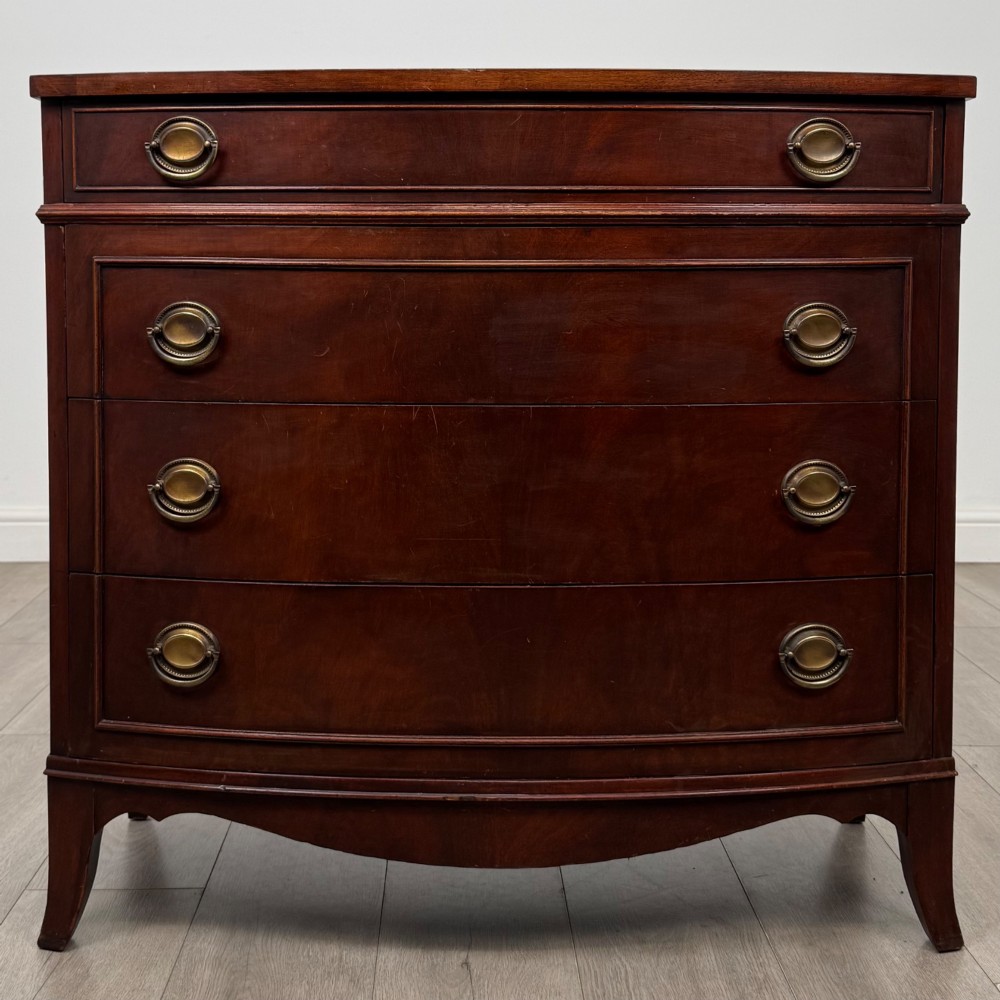 Antique 20th Century Bow Front Chest Of Drawers In Mahogany