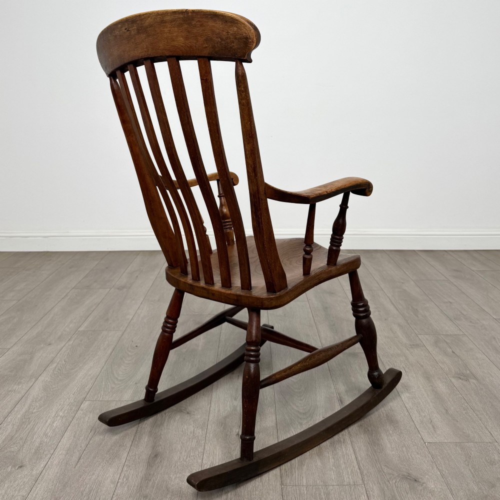 Antique 20th Century Farmhouse Rocking Chair In Elm View V
