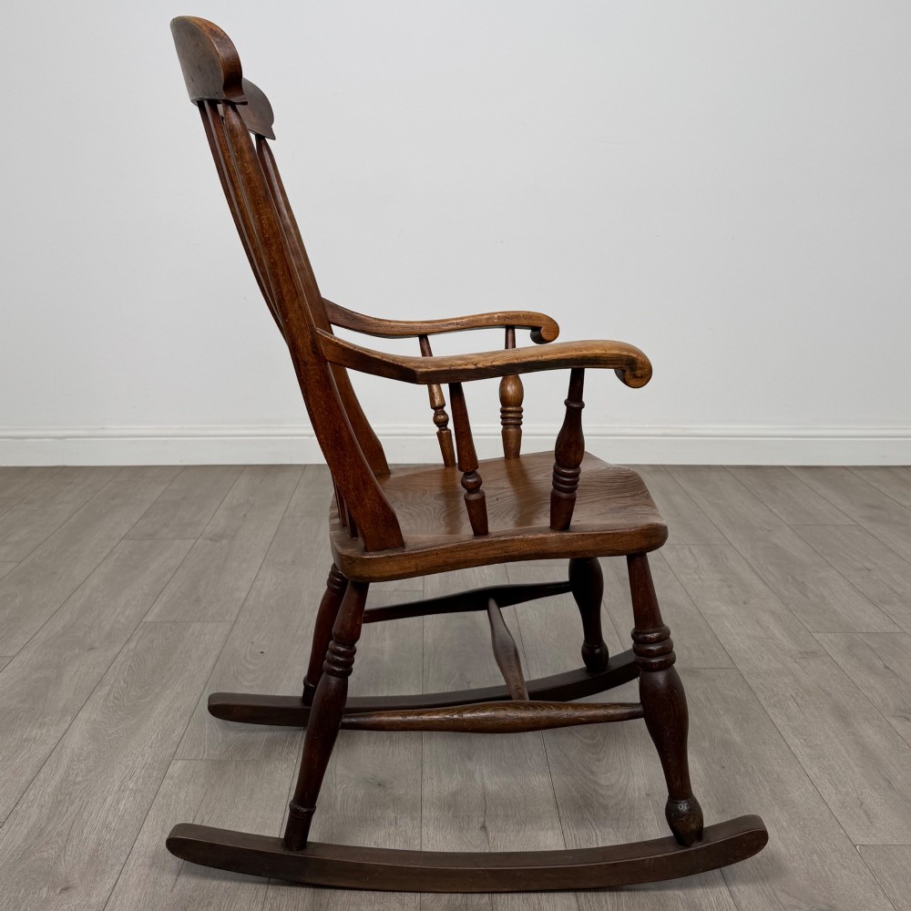 Antique 20th Century Farmhouse Rocking Chair In Elm View VI