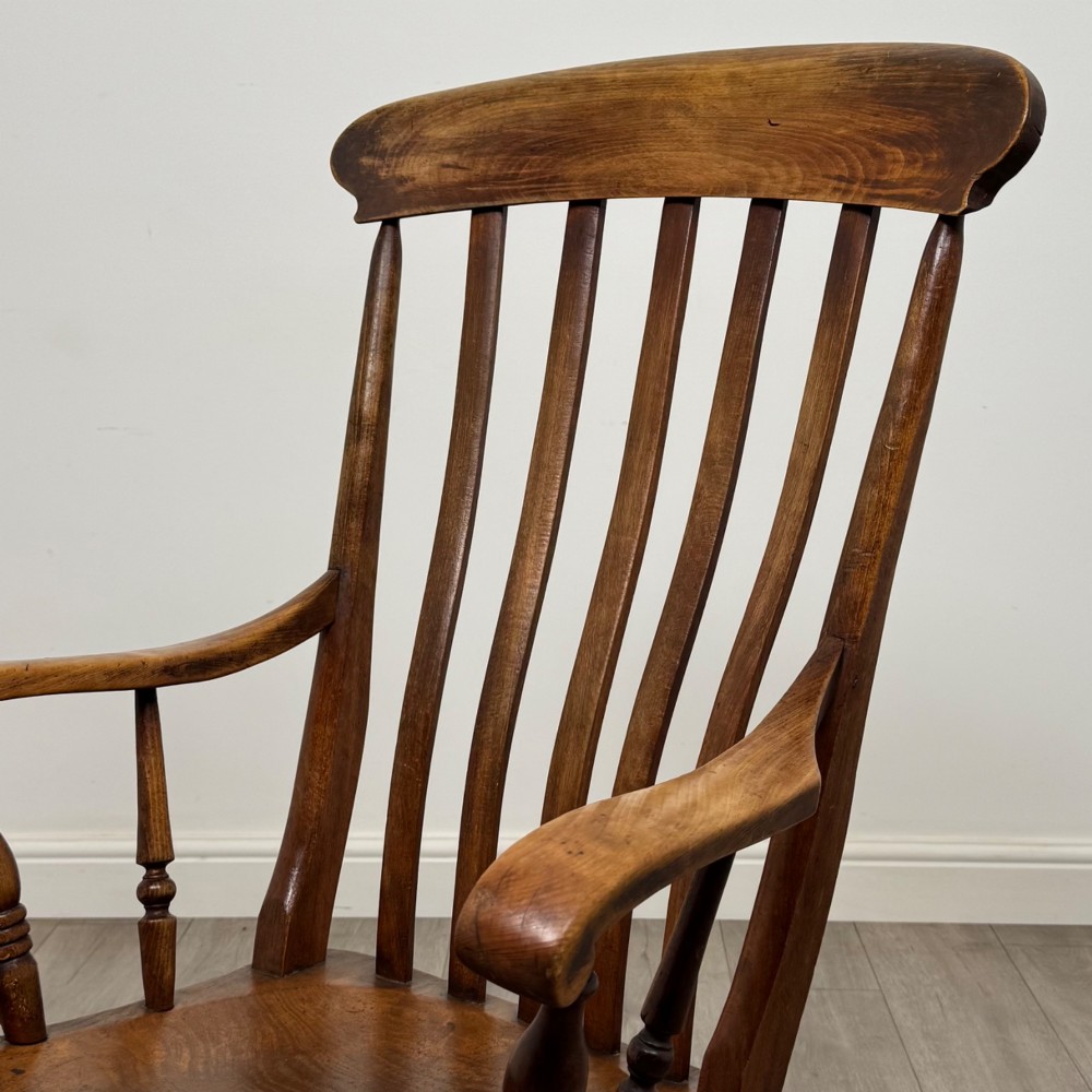 Antique 20th Century Farmhouse Rocking Chair In Elm View X