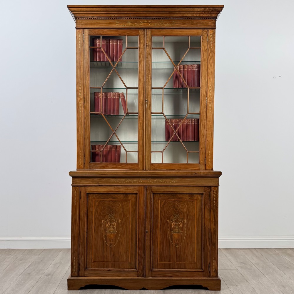 Antique 19th Century Fine Victorian Bookcase In Walnut