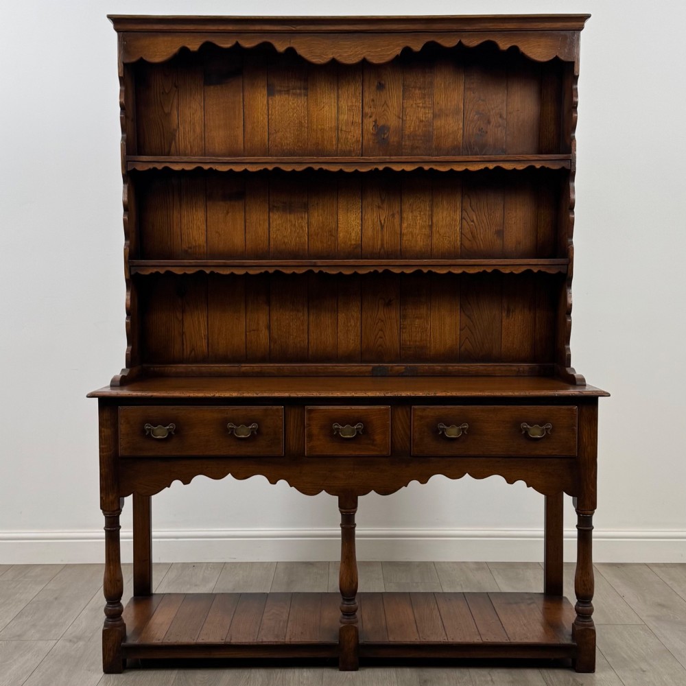 Antique 20th Century Fine Quality Welsh Dresser In Oak