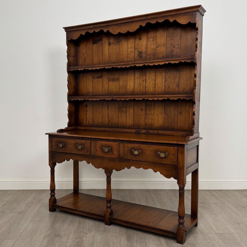 Antique 20th Century Fine Quality Welsh Dresser In Oak View II