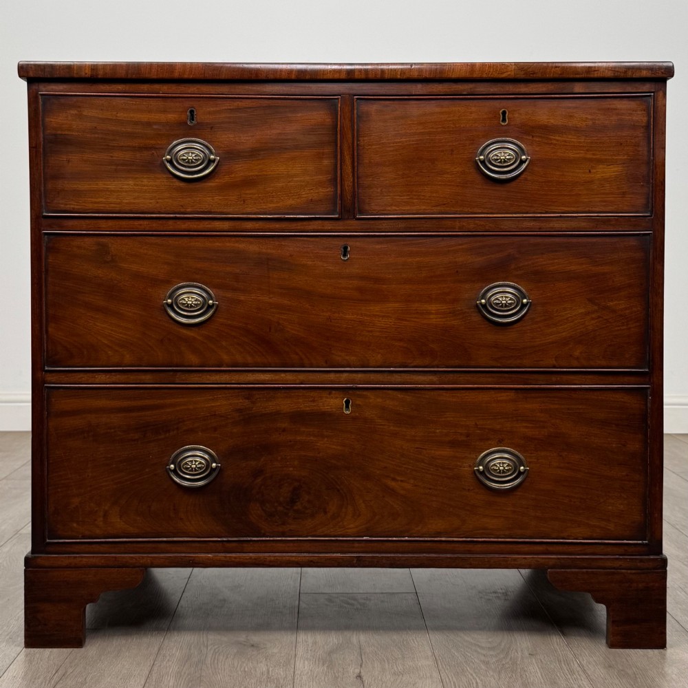 Antique 18th Century Georgian Chest Of Drawers In Mahogany