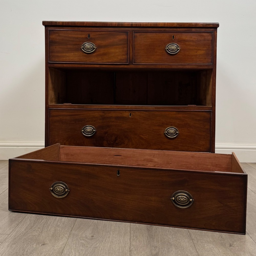 Antique 18th Century Georgian Chest Of Drawers In Mahogany View X