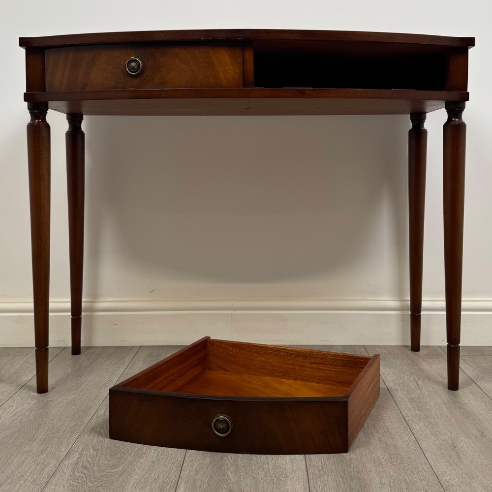 Antique 20th Century Bow Front Writing Table In Mahogany View X